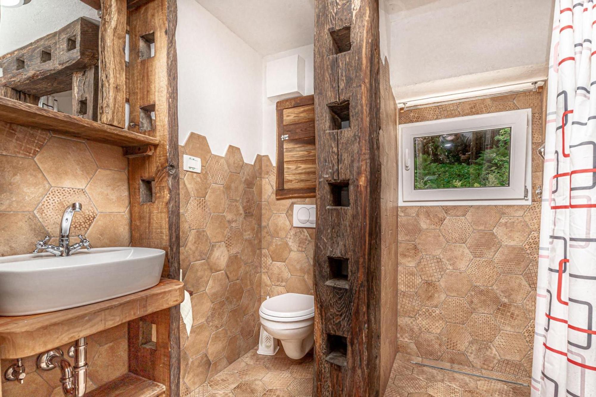 House By The Stream - Happy Rentals Avce ภายนอก รูปภาพ