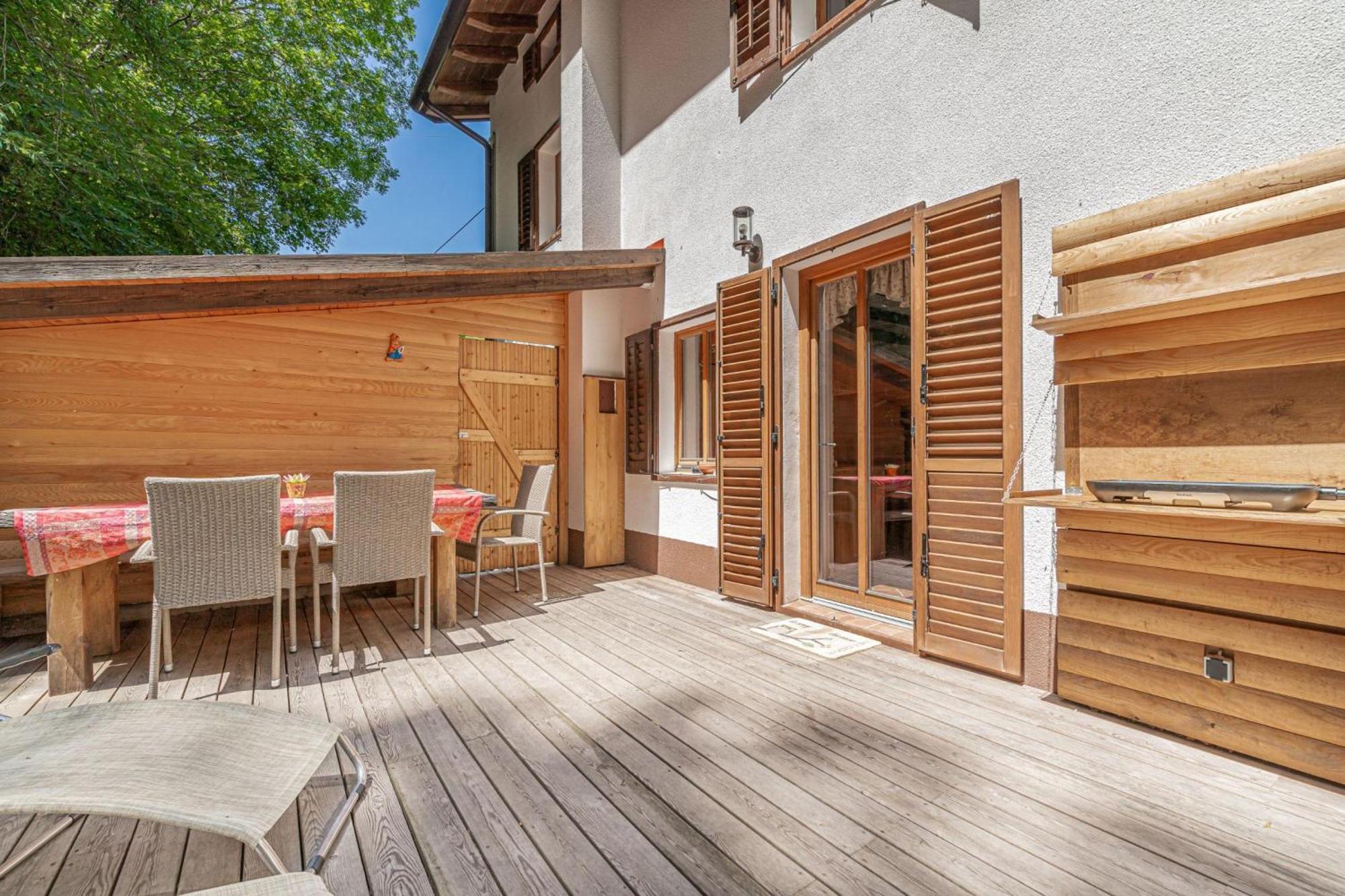 House By The Stream - Happy Rentals Avce ภายนอก รูปภาพ