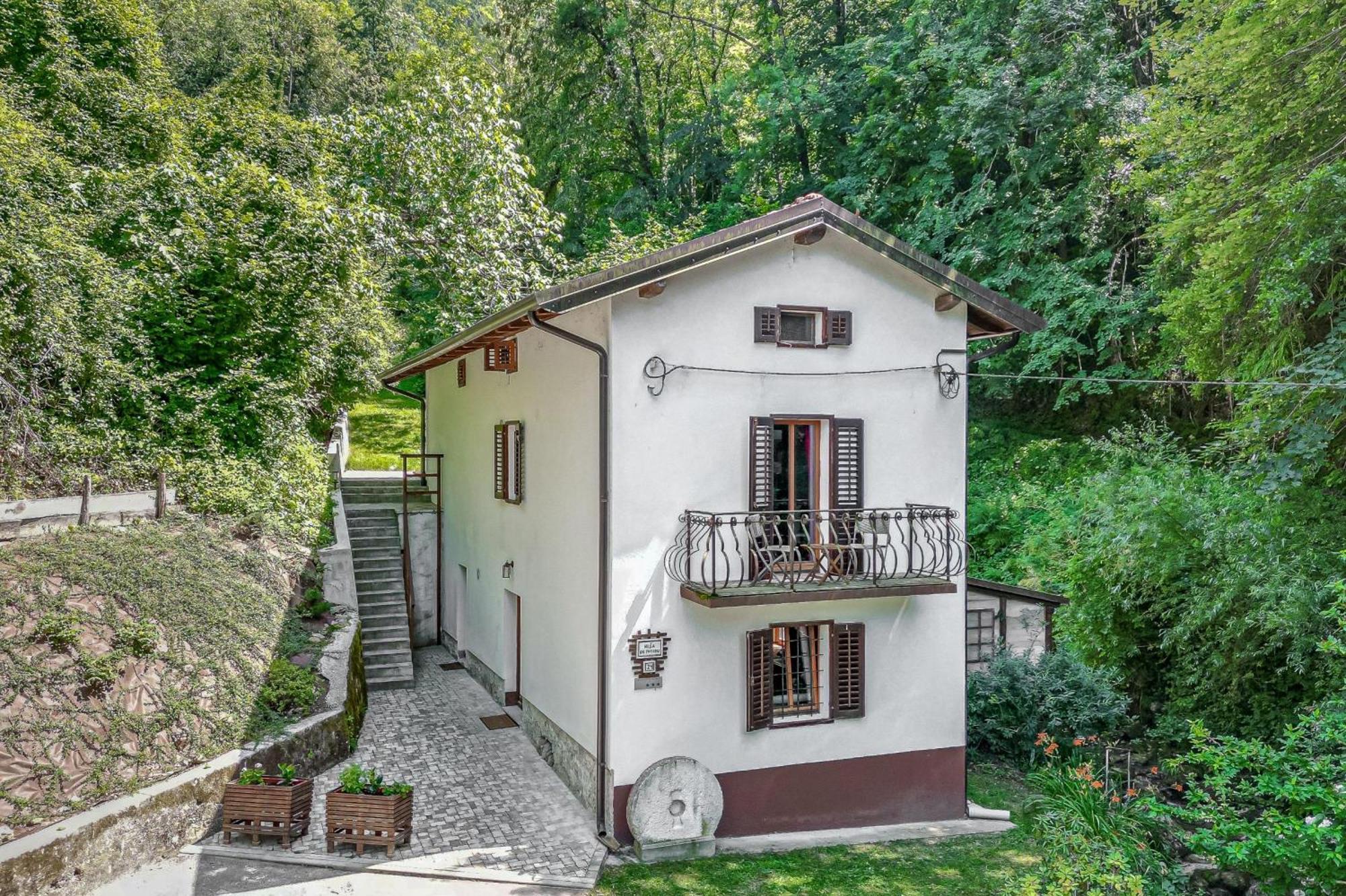 House By The Stream - Happy Rentals Avce ภายนอก รูปภาพ